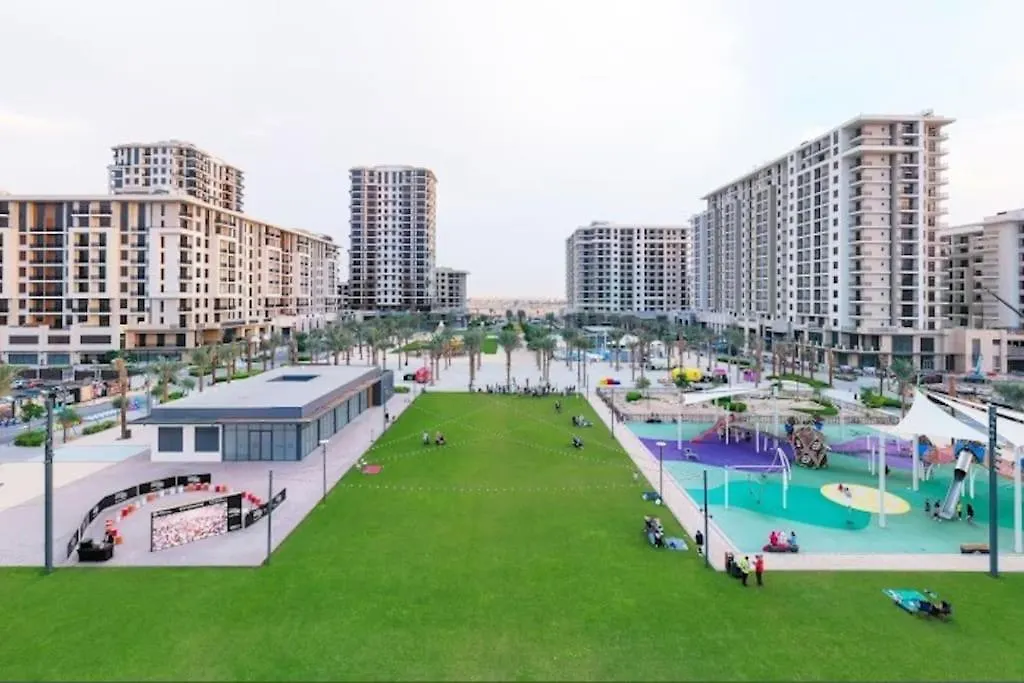 Lovely Calm 3Br Apt Easy Accessibility To Central Dubai With Huge Balcony And Pool View Town Square Apartment