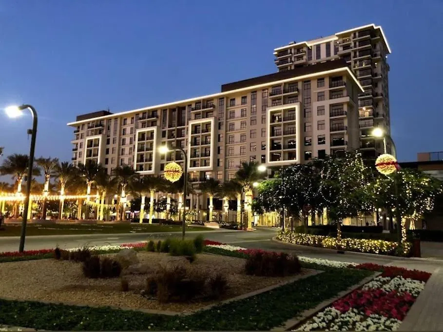 Lovely Calm 3Br Apt Easy Accessibility To Central Dubai With Huge Balcony And Pool View Town Square 0*,