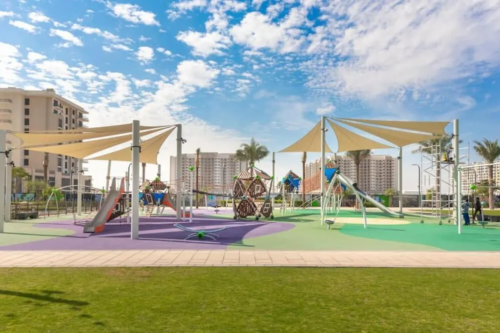 Lovely Calm 3Br Apt Easy Accessibility To Central Dubai With Huge Balcony And Pool View Town Square United Arab Emirates