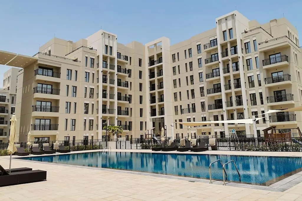 Lovely Calm 3Br Apt Easy Accessibility To Central Dubai With Huge Balcony And Pool View Town Square
