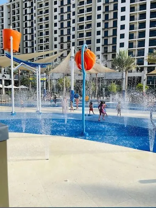 Apartment Lovely Calm 3Br Apt Easy Accessibility To Central Dubai With Huge Balcony And Pool View Town Square