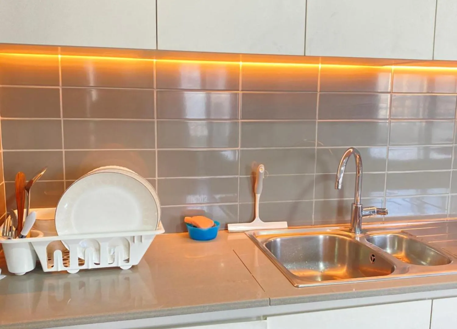 Lovely Calm 3Br Apt Easy Accessibility To Central Dubai With Huge Balcony And Pool View Town Square