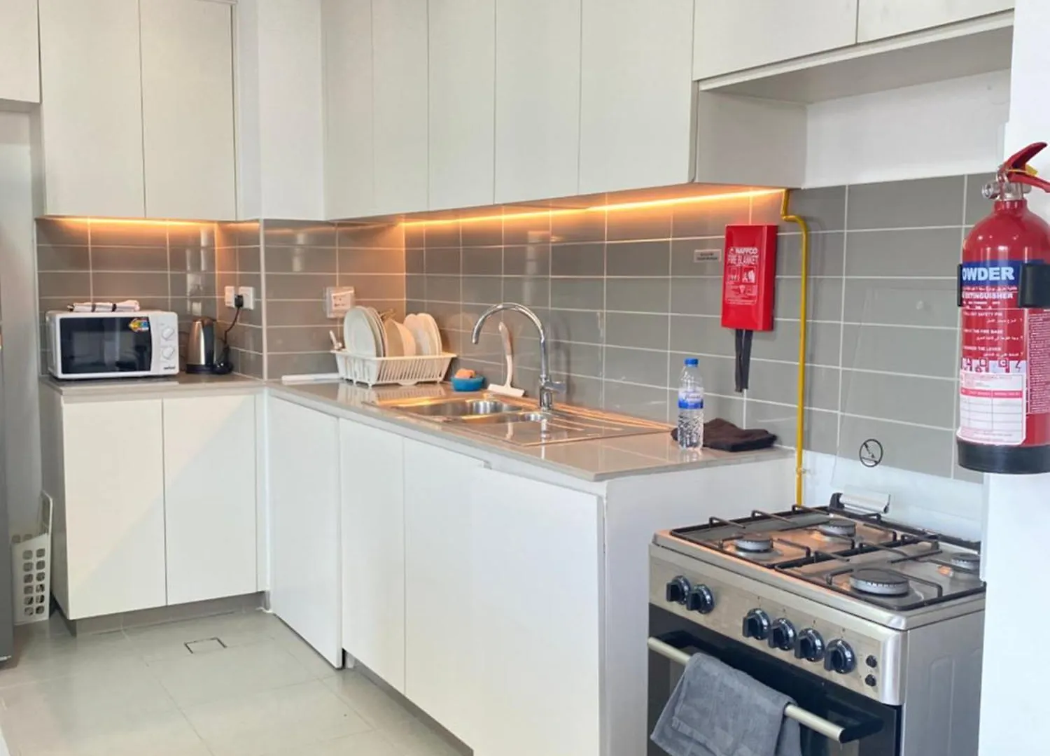 Apartment Lovely Calm 3Br Apt Easy Accessibility To Central Dubai With Huge Balcony And Pool View Town Square