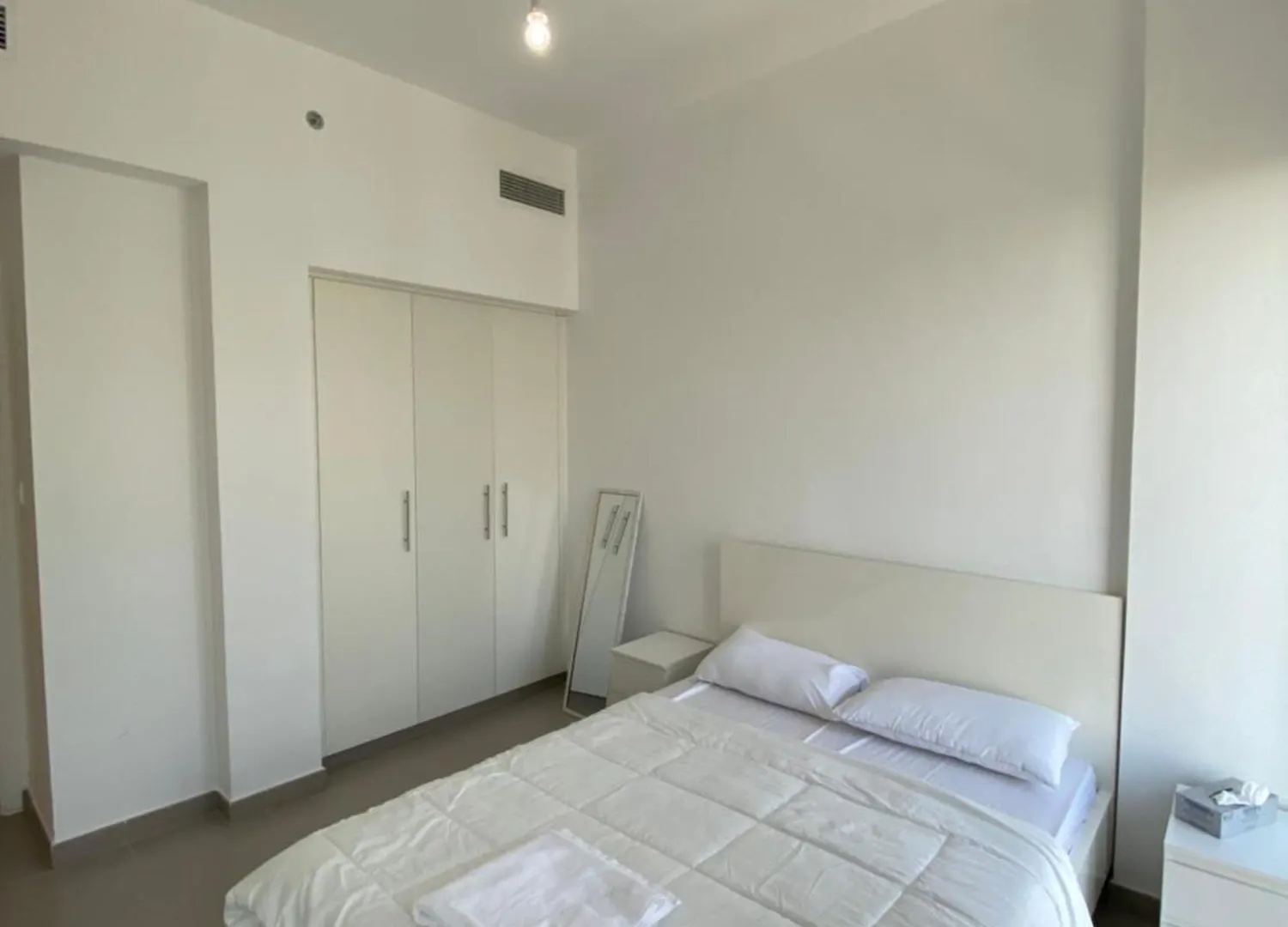 Lovely Calm 3Br Apt Easy Accessibility To Central Dubai With Huge Balcony And Pool View Town Square
