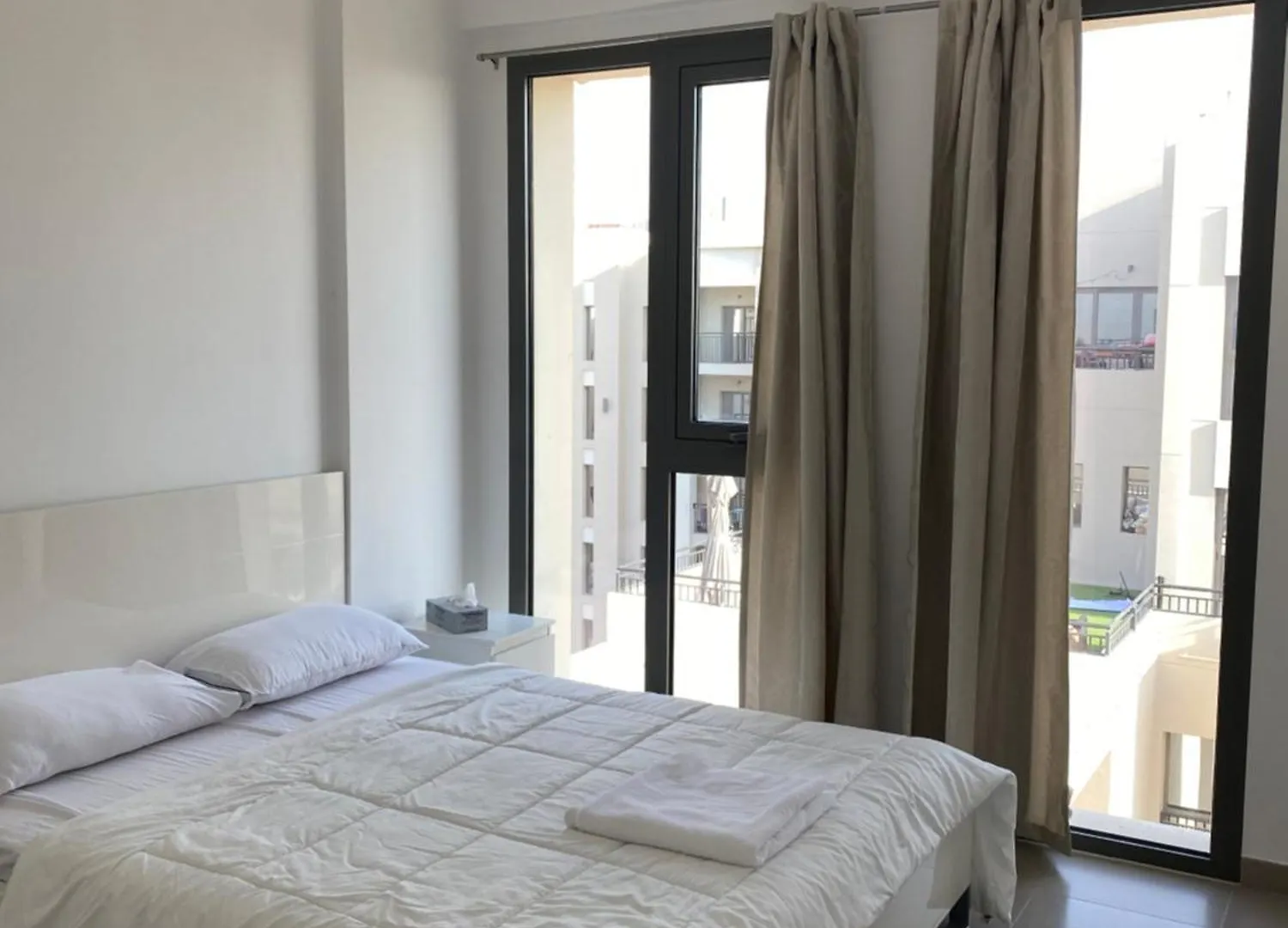 Lovely Calm 3Br Apt Easy Accessibility To Central Dubai With Huge Balcony And Pool View Town Square 0*,