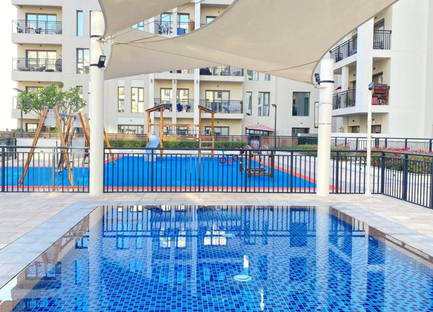 Apartment Lovely Calm 3Br Apt Easy Accessibility To Central Dubai With Huge Balcony And Pool View Town Square